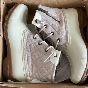 NEW IN BOX Women’s Sperry Syren Gulf Wool Quilted Memory Foam Boots, 7 M